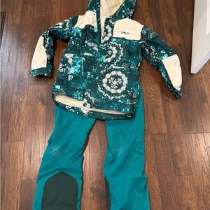Oakley Teal and White Snow Jacket and Pants. womens L/m